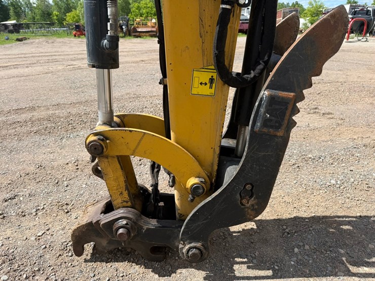 caterpillar-305.5e2-image-9