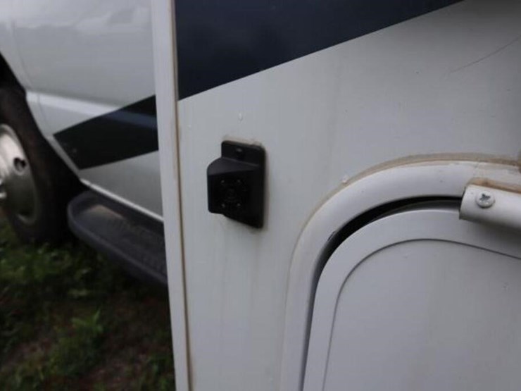 2025-ford-transit-image-57