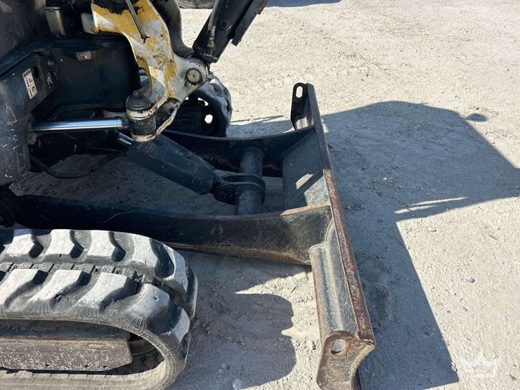 yanmar-vi035-6a-mini-excavator-image-18
