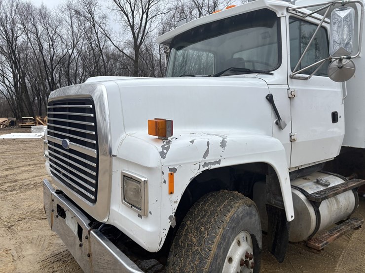 1997-ford-lt8000-image-7