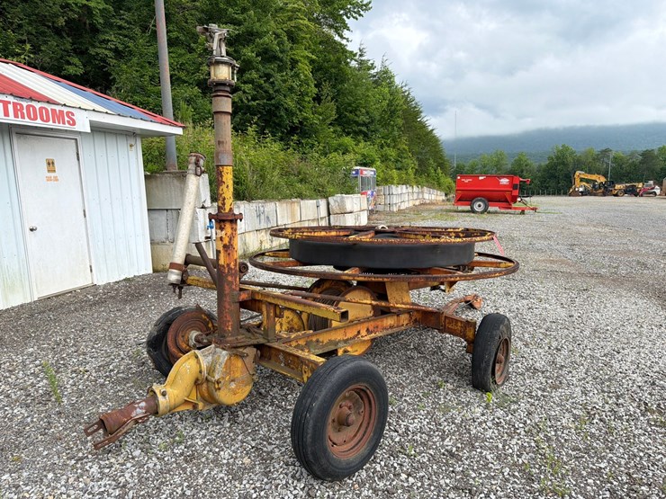 #4026-•-towable-hose-reel-w/-sprayer-image-1