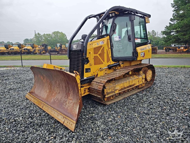 2020-caterpillar-d2-image-1