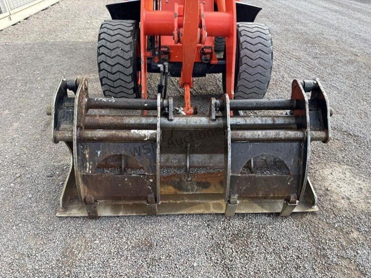 kubota-r420s-image-13