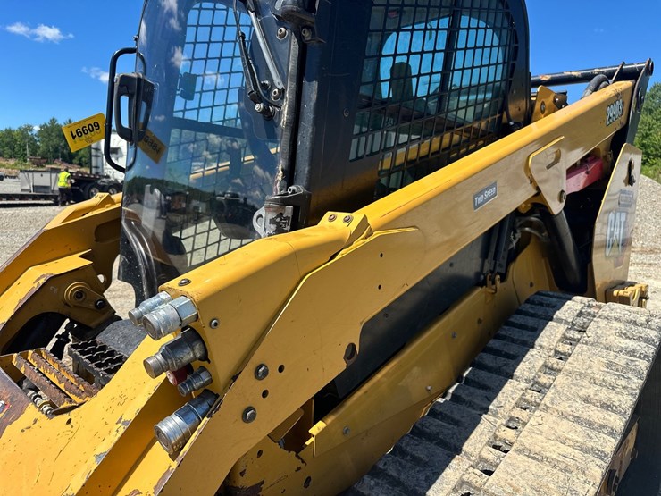 caterpillar-299d3-xe-image-23