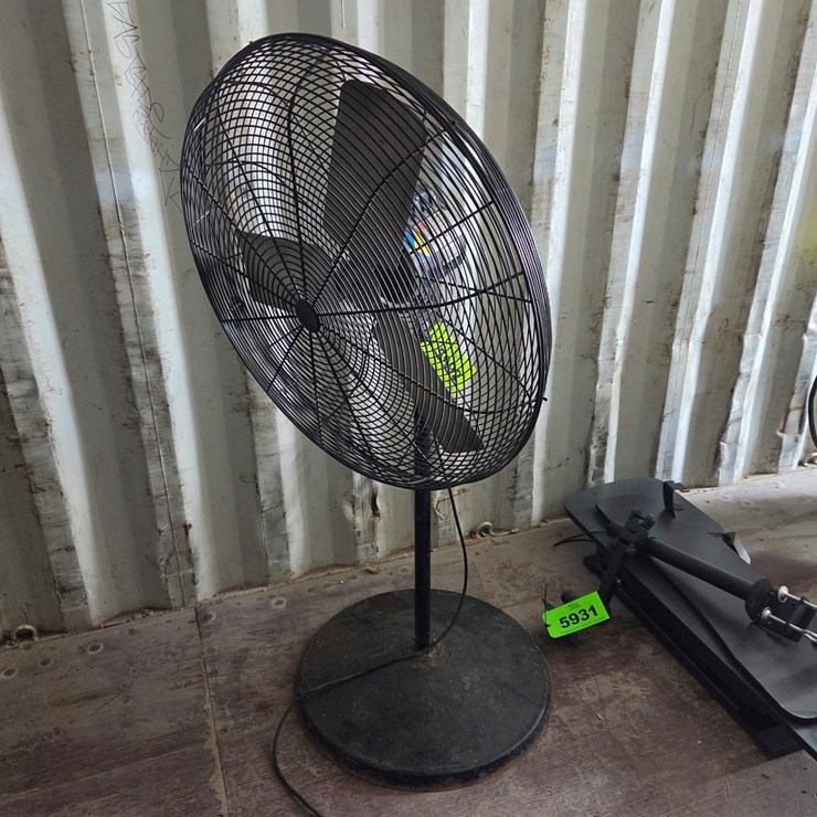 #5992 • Dayton 1UM42 30" 2-Speed Air Circulator Fan