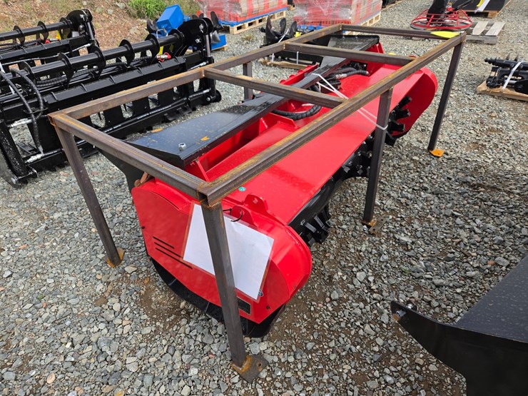 #6140-•-approx.-72"-unused-future-ft-72-skid-steer-mulcher-attachment-image-4