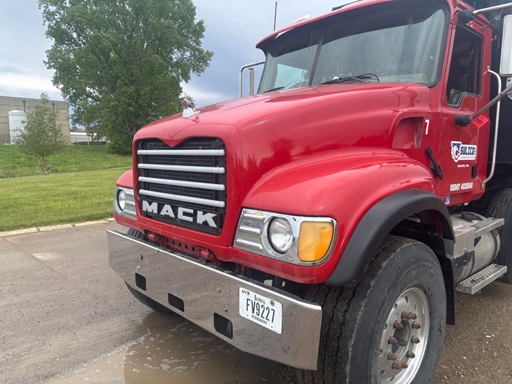 2004-mack-granite-cv713-image-6