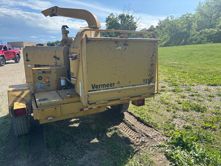 #2176-•-1991-vermeer-1250bc-towable-wood-chipper-image-4