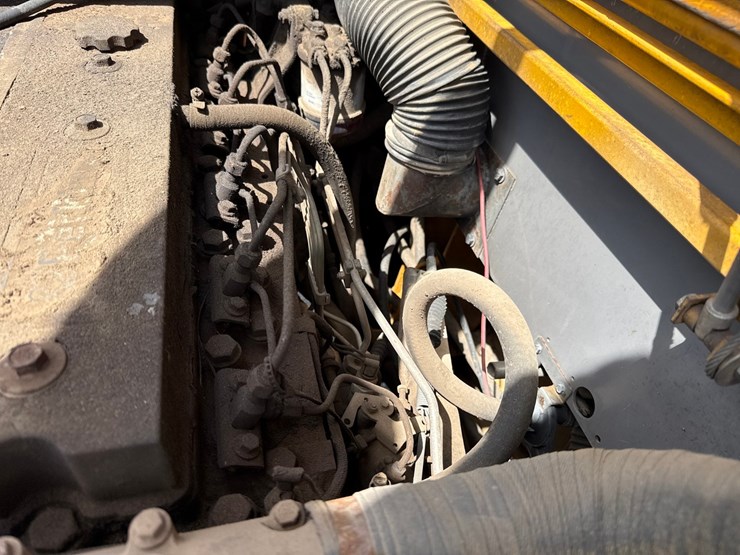 jcb-712-image-12