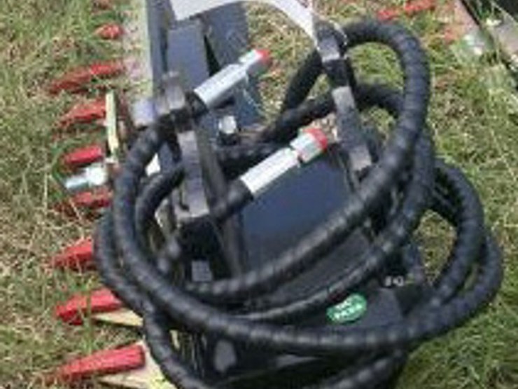 #152-•-hedge-trimmer-mini-excavator-attachment-image-3