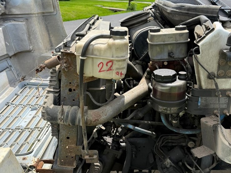 #1404-•-2006-gmc-6500-chip-box-truck-image-15