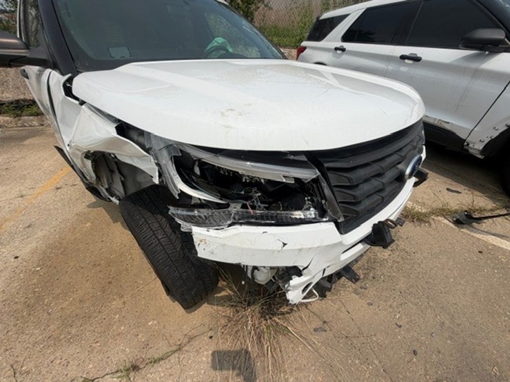 #70-•-2017-ford-interceptor-image-9