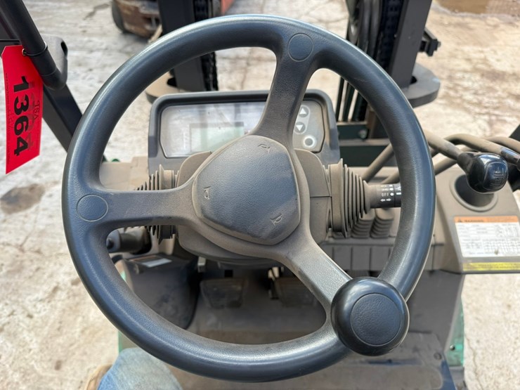 #1364-•-misubishi-fgc25n-forklift-image-32