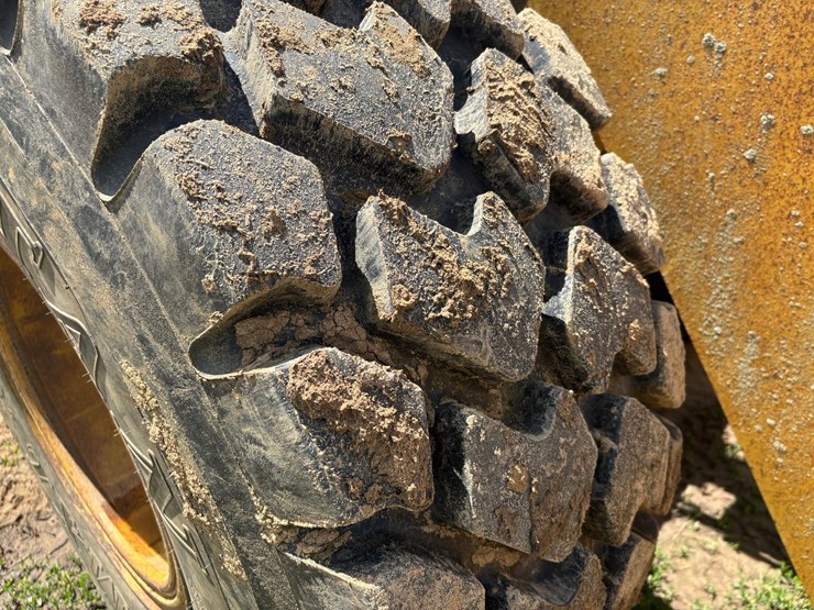 caterpillar-928g-image-104