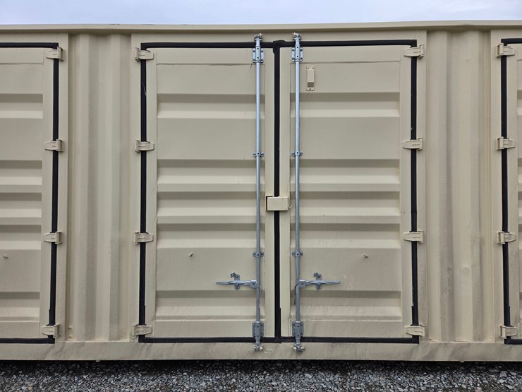 #5056-•-40'-(5)-door-shipping-container-image-10