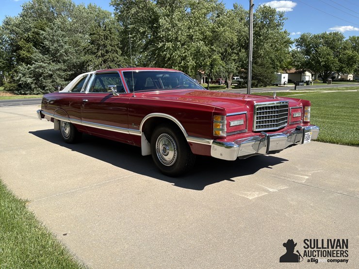 1978-ford-ltd-landau-2-door-collector-car-image-3
