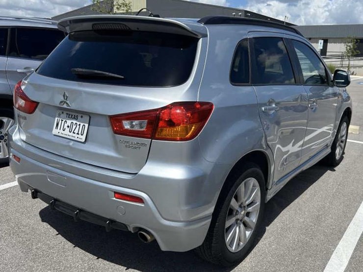 2011-mitsubishi-outlander-image-7