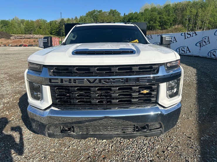 2020-chevrolet-3500-image-8