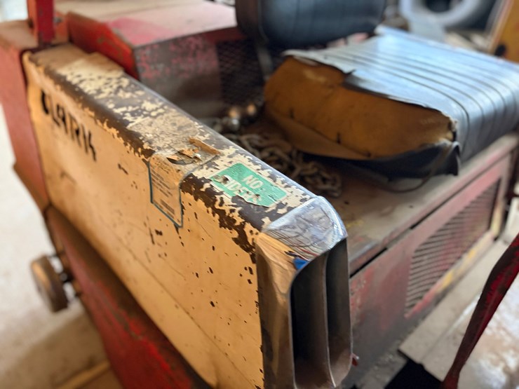 #1772-•-clark-forklift-image-23