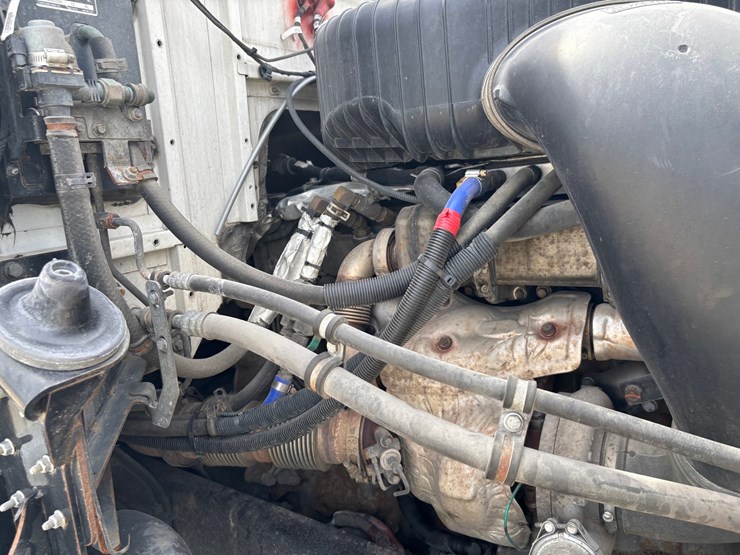 2020-western-star-5700xe-image-37
