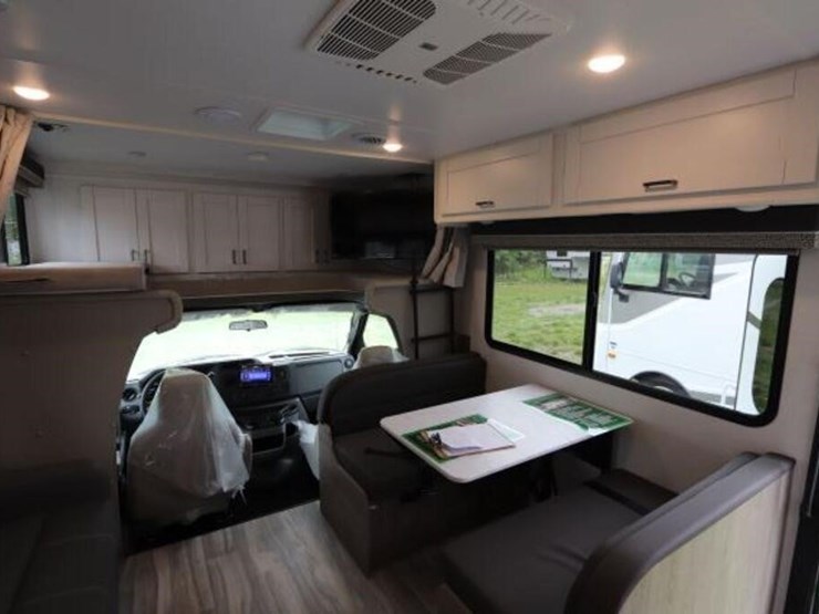 2025-ford-transit-image-37