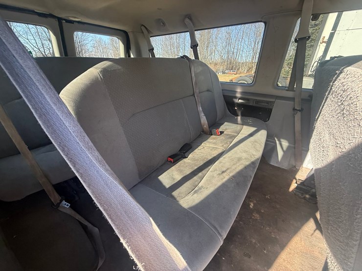 2008-ford-e350-xlt-image-23