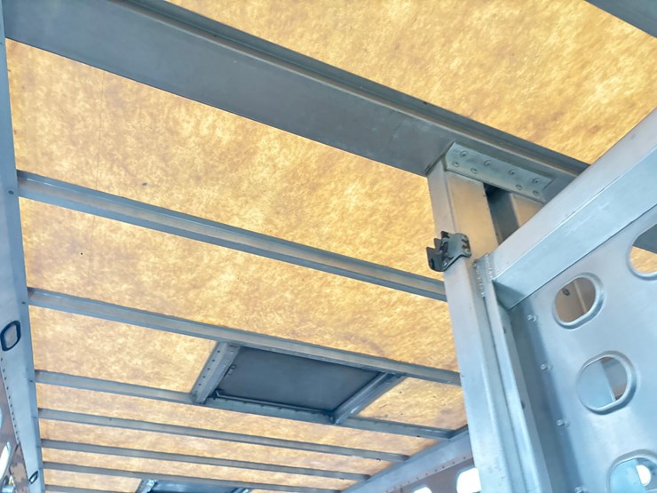 2017-eby-livestock-trailer-image-44