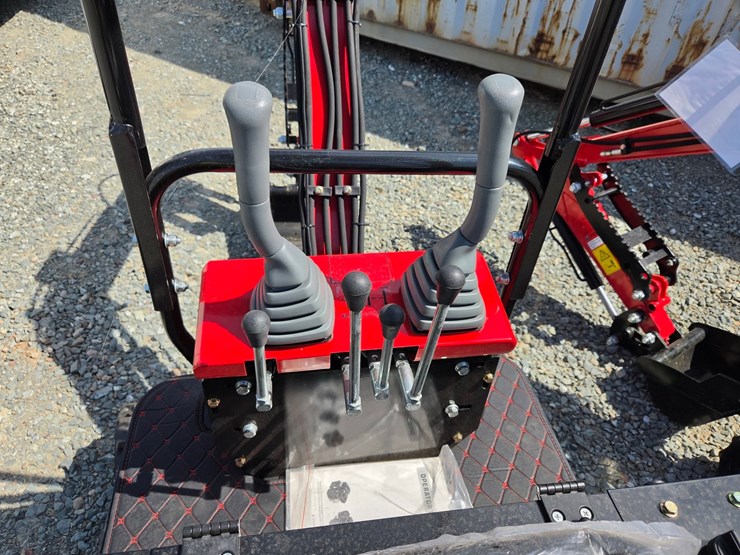 #5015-•-unused-future-ft13-mini-excavator-image-19