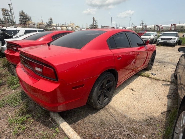#62-•-2014-dodge-charger-image-4