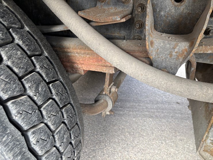 2005-gmc-t7500-image-84