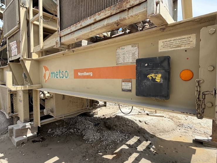 #1757-•-2005-mestco-hp4000-crusher-image-9