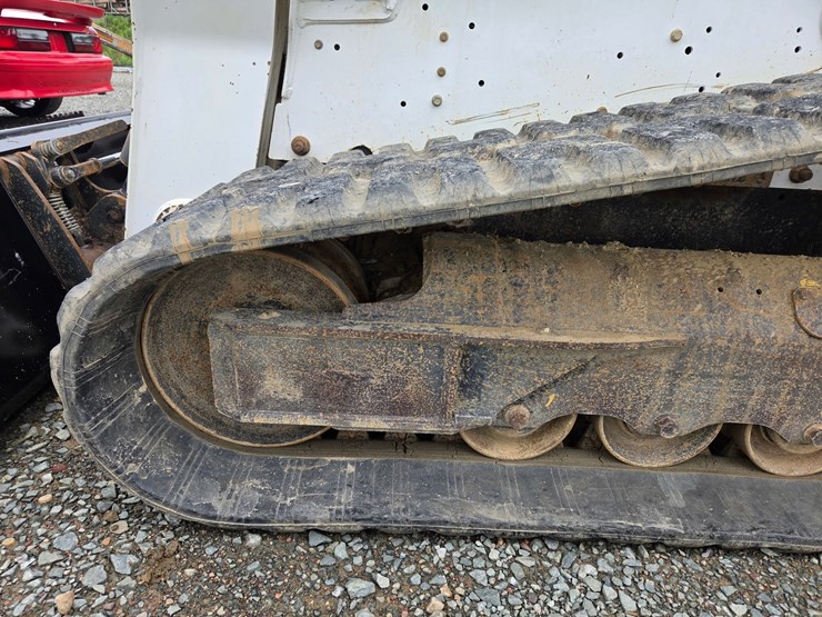 2020-bobcat-t740-image-34