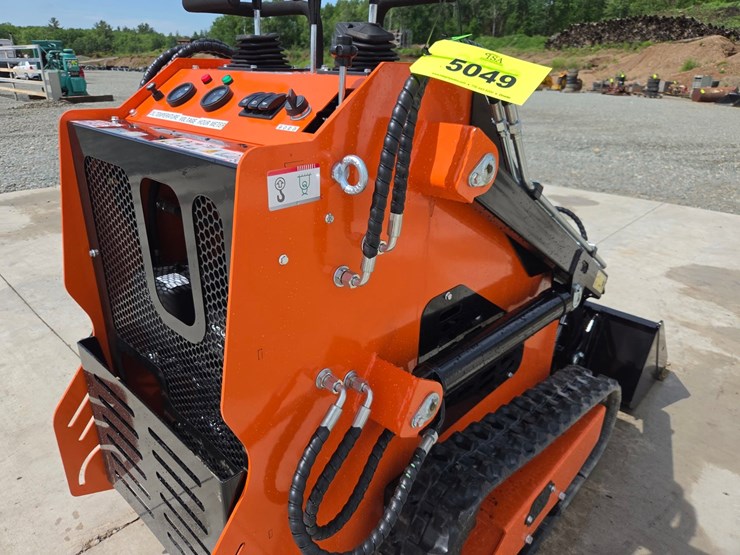 #5049-•-2026-36c-mini-skid-steer-image-18