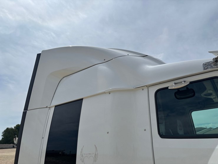 2020-western-star-5700xe-image-30