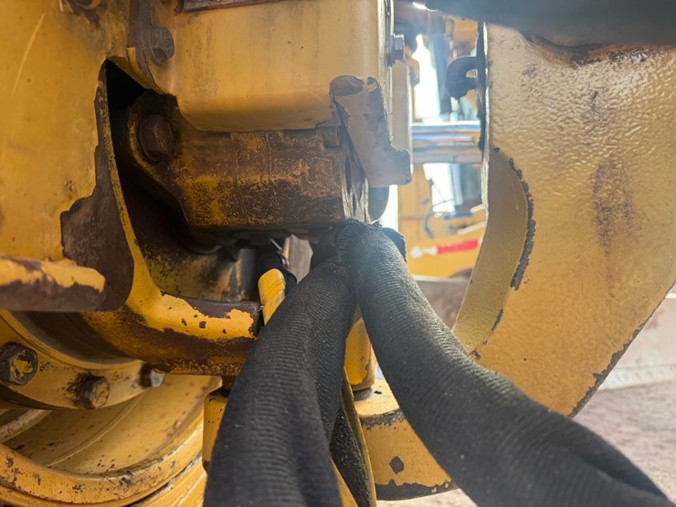 caterpillar-160m-image-59