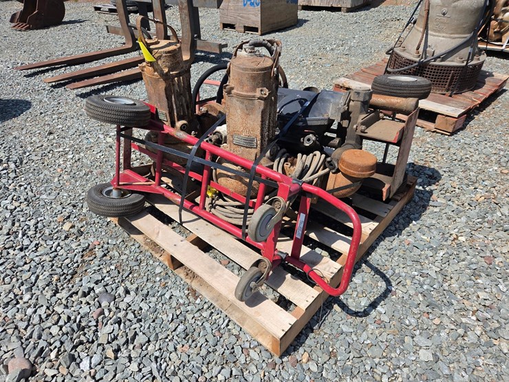 #6023-•-(2)-carts,-(2)-submersible-pumps,-more-image-1