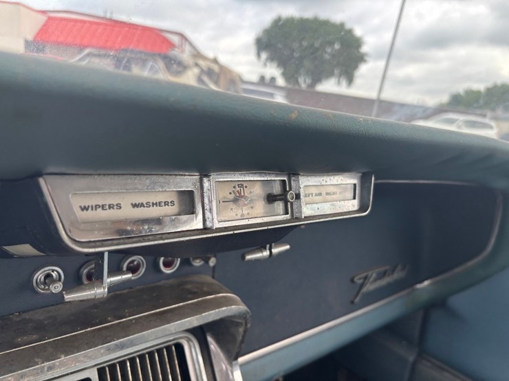 #2181-•-1964-ford-thunderbird-coupe-image-55