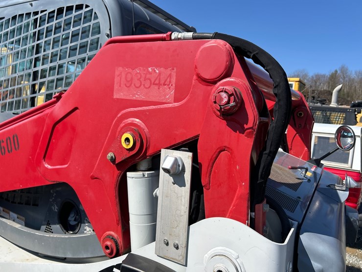 2019-takeuchi-tl10v2-image-27