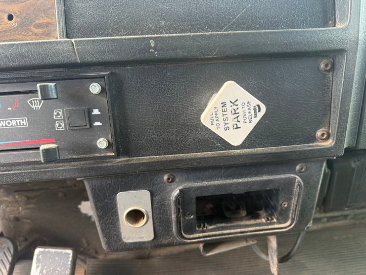 1997-kenworth-t300-image-76