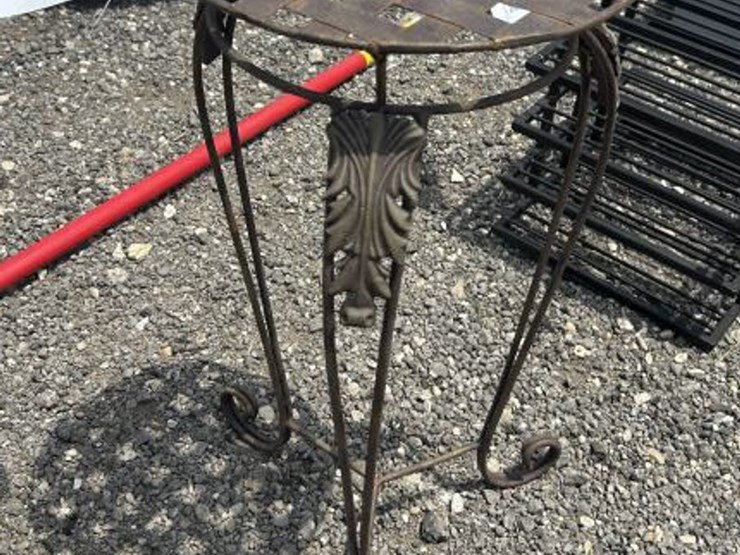 #219-•-wrought-iron-plant-stand-image-2