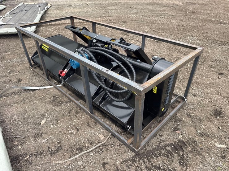 new-mower-king/agt-co-70in-hydraulic-skidloader-flail-mower-attachment-model-ssefgc175-image-2