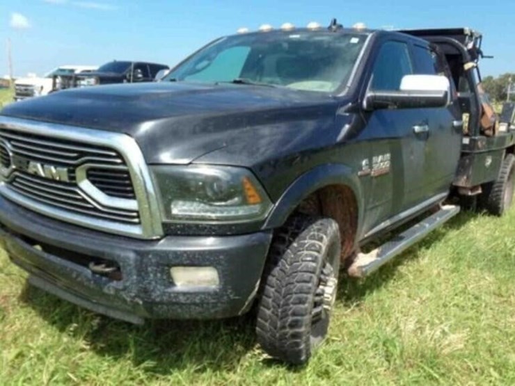 2016-dodge-ram-3500-image-1