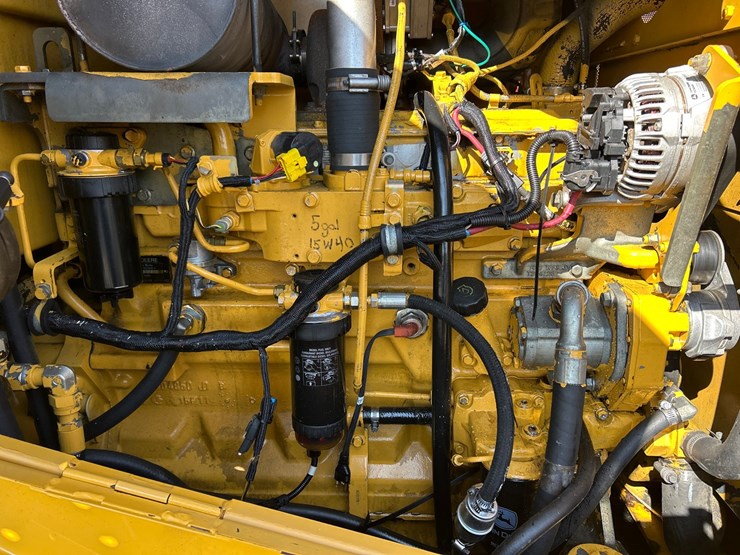 2012-deere-624k-image-49