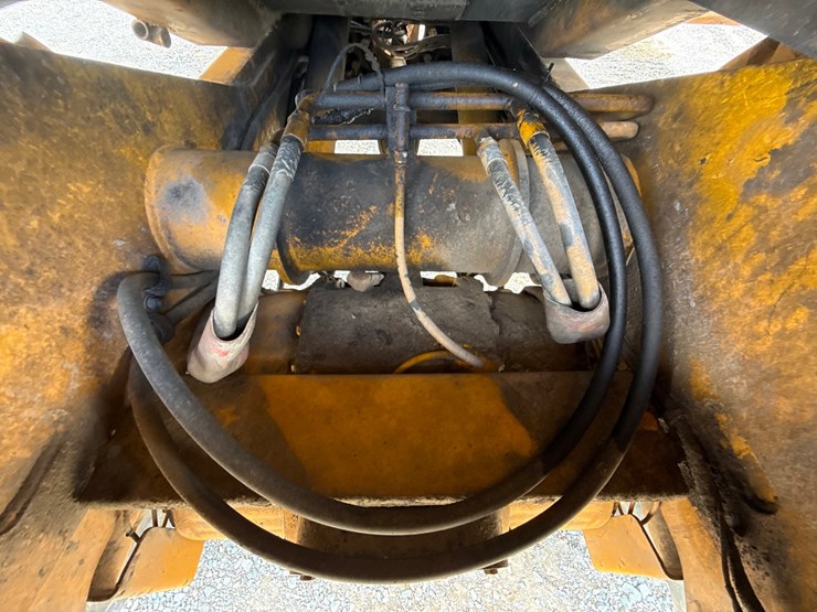 jcb-712-image-44