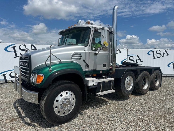 2007-mack-granite-cv713-image-1