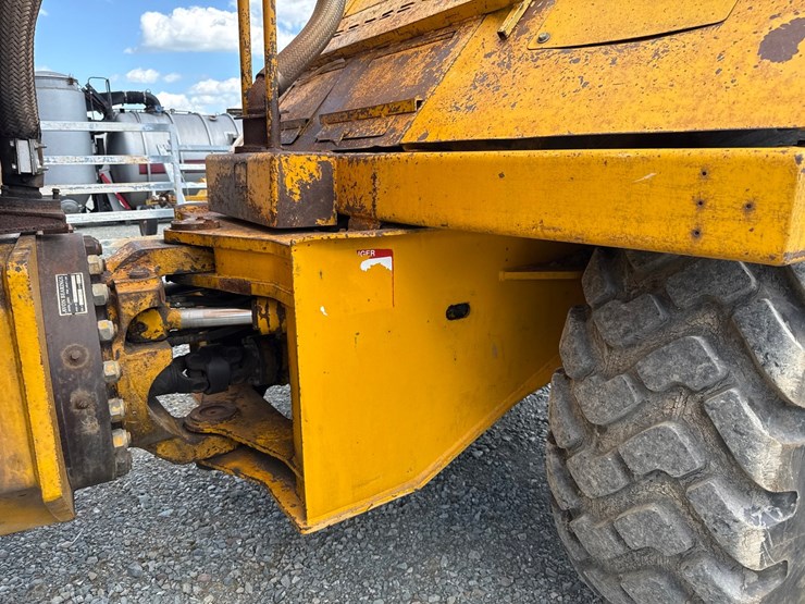 jcb-712-image-19