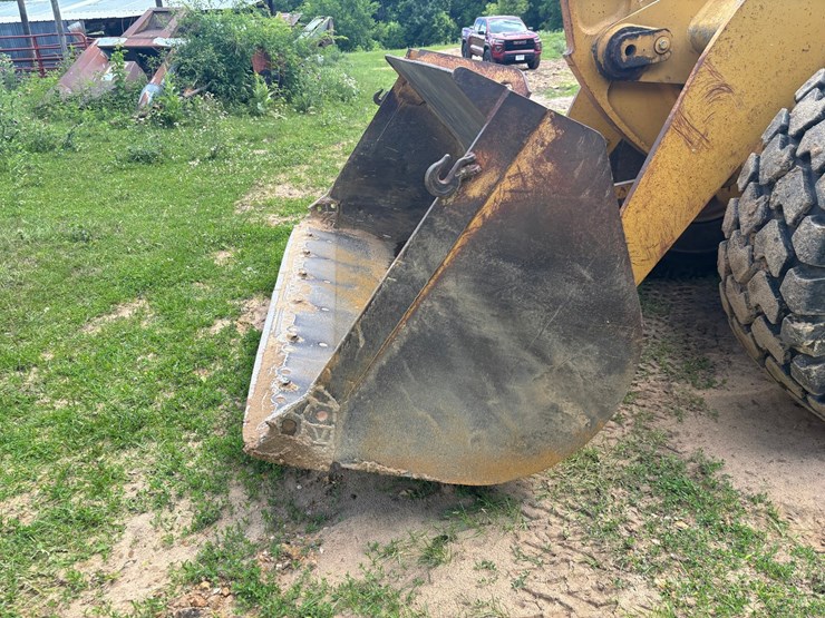 caterpillar-928g-image-82