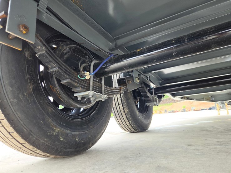 #60917-•-x-star-trailers-approx.-990-gallon-trailer-image-22