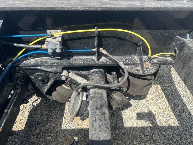 #60924-•-2026-contender-tri-axle-lowboy-trailer-image-34