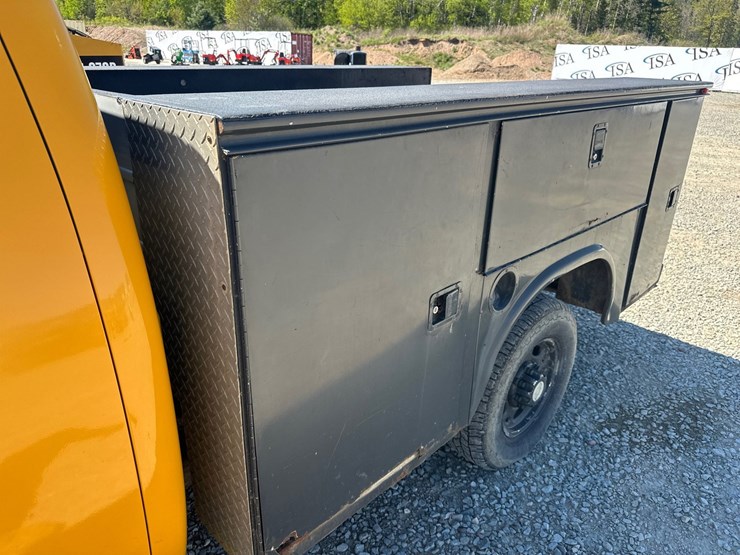 2008-chevrolet-2500-image-18